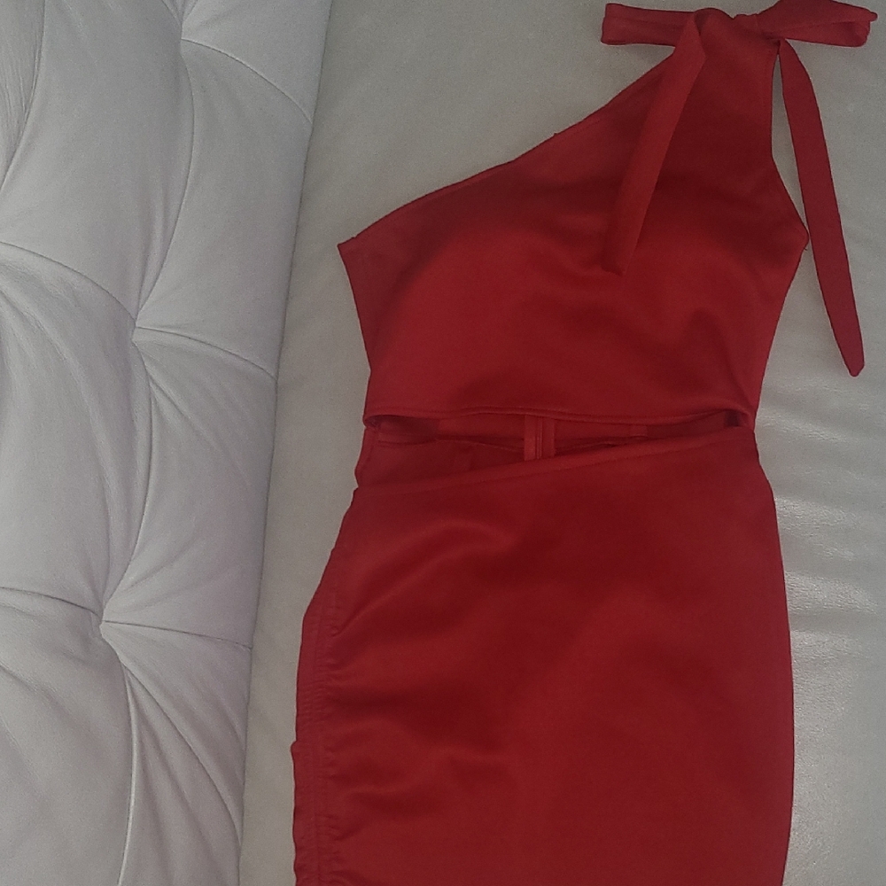 Elegant Red One-Shoulder Dress